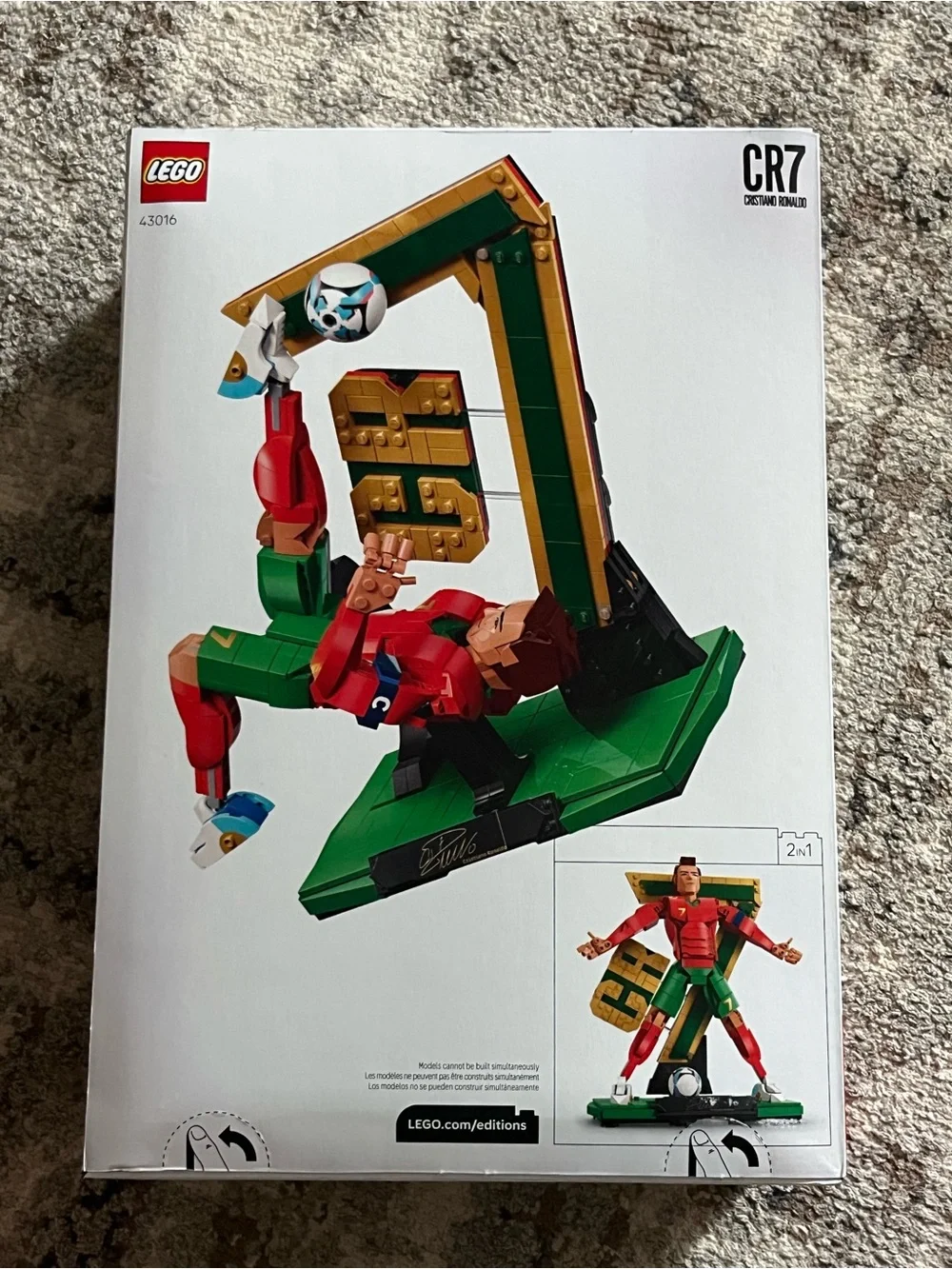 LEGO Cristiano Ronaldo Statue 43016 New - Picture 2 of 6